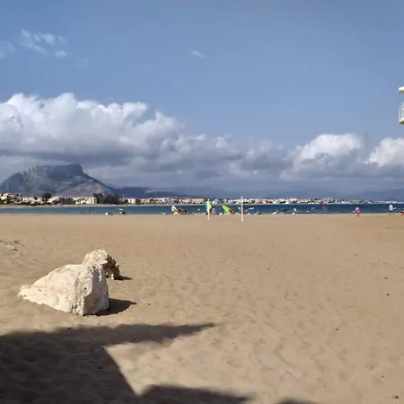 Espuma De Mar En Primera Línea De Playa De Apartamento *