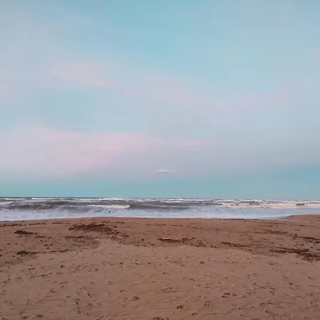 Espuma De Mar En Primera Línea De Playa De Apartamento